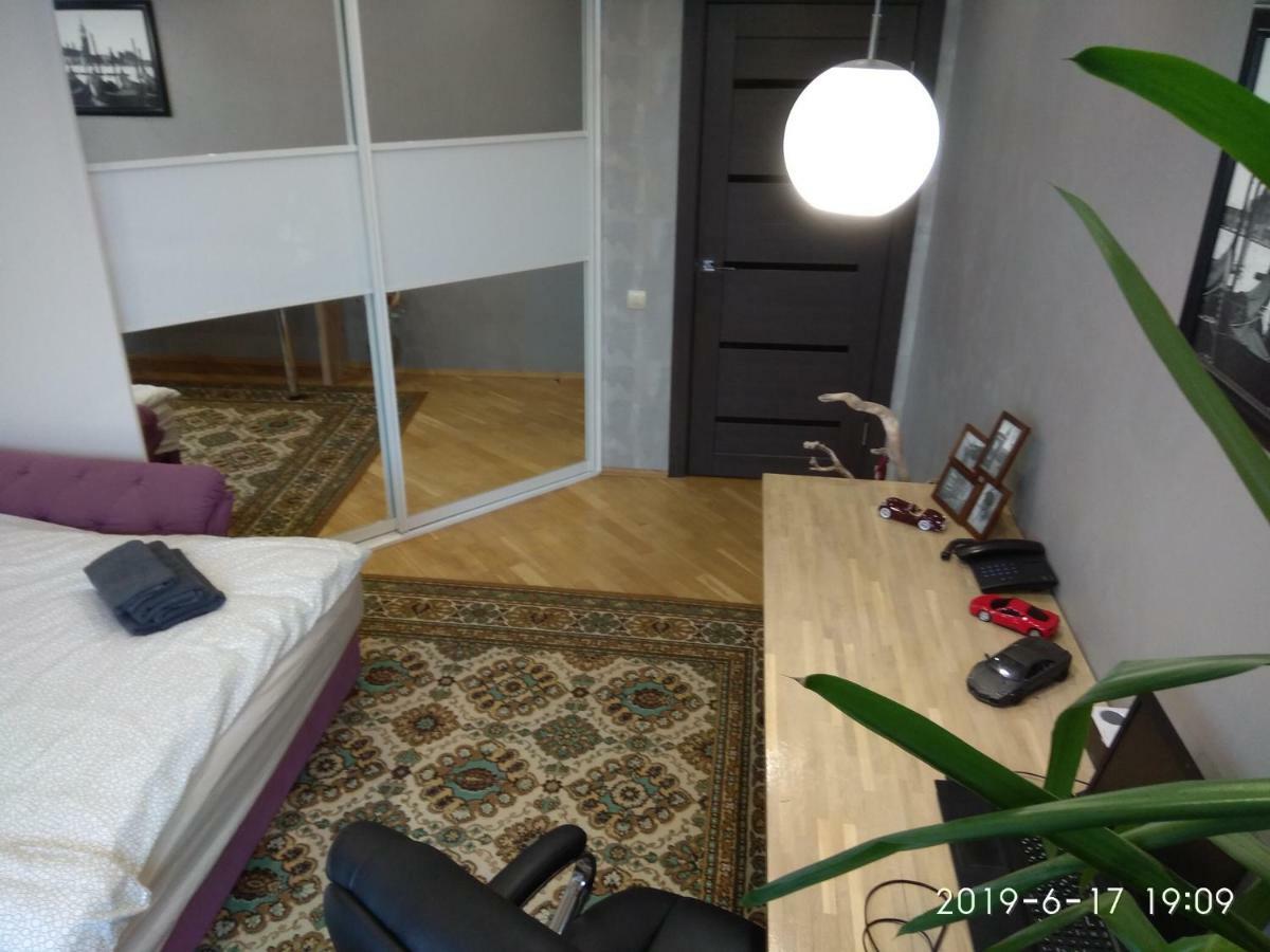 Apartamenty V Minske S Dwumä Spalnyami ภายนอก รูปภาพ